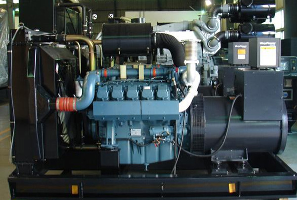 發電機底座安裝：混凝土澆筑厚度與減震墊選型，影響機組運行穩定性的關鍵